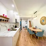 Urbanflat 224 - Prestige Parisian Central 5 Bedroom Apartment