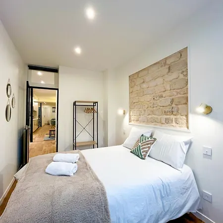 Apartment Urbanflat 224 - Prestige Parisian 5 Bedroom