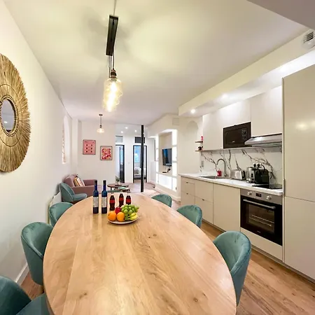 Urbanflat 224 - Prestige Parisian 5 Bedroom * Paris