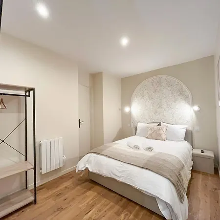 Apartment Urbanflat 224 - Prestige Parisian 5 Bedroom Paris