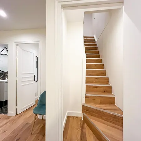Urbanflat 224 - Prestige Parisian 5 Bedroom Apartment *